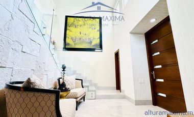 Casa de Lujo Totalmente Amueblada en Renta Fracc. Puerta de Hierro Andares