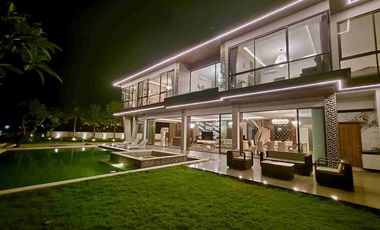 Brand New Luxury Villa With Spectacular Views in Bali