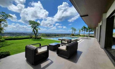 Brand New Luxury Villa With Spectacular Views in Bali