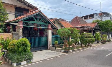 Dijual Rumah Tua di Cempaka Putih Barat Hitung Tanah LT 376 Harga Bagus