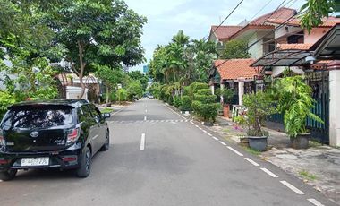 Dijual Rumah Tua di Cempaka Putih Barat Hitung Tanah LT 376 Harga Bagus