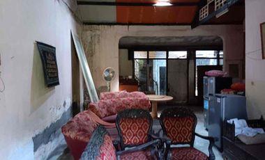 Dijual Rumah tua di Cempaka Putih Barat Hitung Tanah