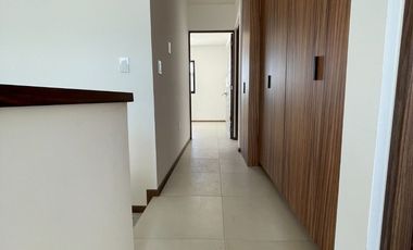 Casa nueva con Jardín enorme y Recámara con baño completo en Planta Baja