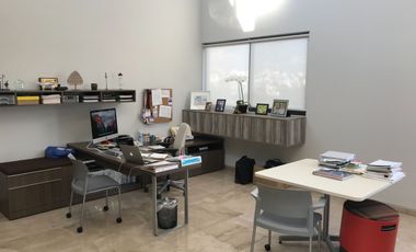 Oficinas en Venta en Colonia Real de Juriquilla, Querétaro.