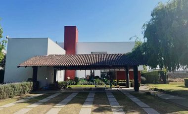🌿 Vive con estilo y privacidad en Metepec y disfruta esta espectacular residencia en renta 🏡