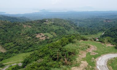 𝑺𝒑𝒍𝒆𝒏𝒅𝒊𝒅𝒐 𝑻𝒂𝒂𝒍 Titled Residential Lot for Sale in - Overlooking Taal Lake-Near Tagaytay & Twinlakes