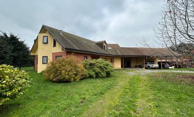 Se vende amplia propiedad en condominio Los Cisnes, entrada Norte de Valdivia