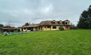 Se vende amplia propiedad en condominio Los Cisnes, entrada Norte de Valdivia