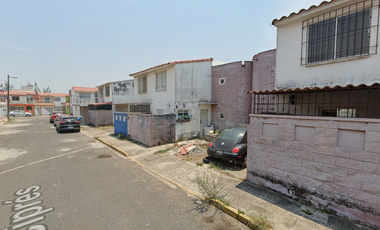 CASA EN CALLE CIPRÉS, FRACCIONAMIENTO GEOVILLAS LOS PINOS, VERACRUZ, MÉXICO. ¡NO CRÉDITOS!