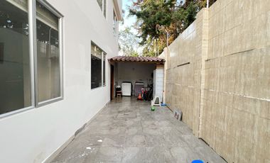 Departamento amplio con patio en venta en el Pucará