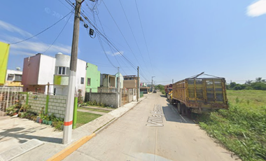 Casa en Villa Hermosa, Villas de San Clemente, Álamo, Ver. ¡No créditos!