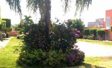 CASA DE UN NIVEL CON ALBERCA EN PRIVADA EN EL FRACCIONAMIENTO CAMPO VERDE, TEMIXCO, MORELOS