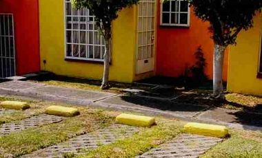 CASA DE UN NIVEL CON ALBERCA EN PRIVADA EN EL FRACCIONAMIENTO CAMPO VERDE, TEMIXCO, MORELOS