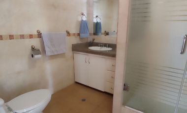 🏡 Departamento Amoblado de 2 Dormitorios en Renta – La Floresta, Quito