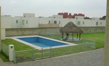 CASA CON ALBERCA, FRACCIONAMIENTO CERRADO EN SAN PEDRO CHOLULA
