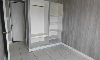 Lindo Depto. 3er piso en Urmeneta-Recoleta con Excelente Conectividad