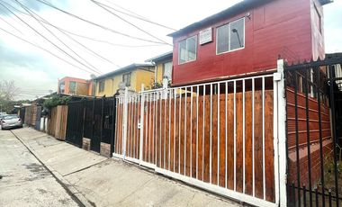 Acogedora Casa 2 Pisos en Renca Excelente Conectividad