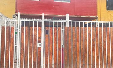 Acogedora Casa 2 Pisos en Renca Excelente Conectividad
