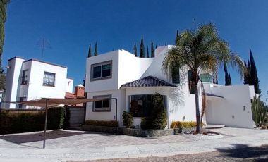 🏡 ¡Vive en el Club de Golf! Diseño moderno, lujo y luz natural ✨ Agenda tu visita