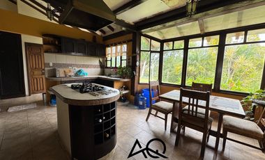 Amplia casa de un piso en venta en Loja sector Amable María