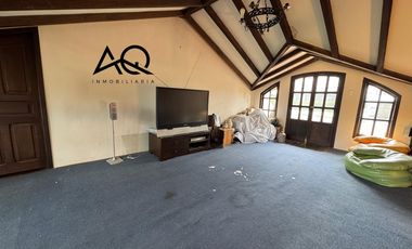 Amplia casa de un piso en venta en Loja sector Amable María