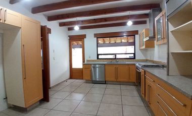 🔥 ¡Casa de 1 planta con vista al campo de golf! Espacios amplios y excelentes acabados 🌳