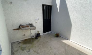 Casa con alberca tres recamaras en Burgos Cuernavaca Morelos