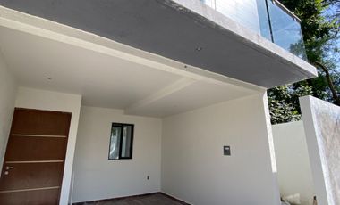 Casa con alberca tres recamaras en Burgos Cuernavaca Morelos