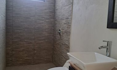 Casa con alberca tres recamaras en Burgos Cuernavaca Morelos