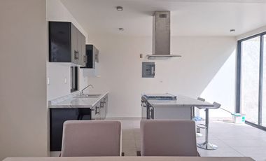 Casa con alberca tres recamaras en Burgos Cuernavaca Morelos
