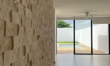 Casa equipada en venta dentro de residencial privado con alberca y amenidades