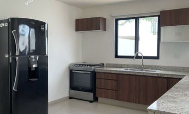 Casa equipada en venta dentro de residencial privado con alberca y amenidades