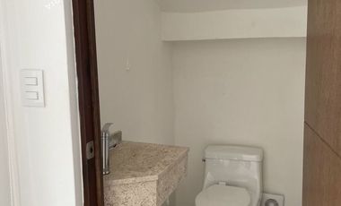 Casa equipada en venta dentro de residencial privado con alberca y amenidades