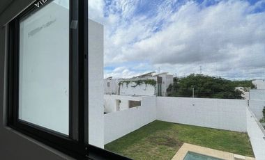 Casa equipada en venta dentro de residencial privado con alberca y amenidades