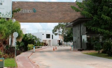 Casa equipada en venta dentro de residencial privado con alberca y amenidades
