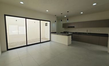 CASA EN VENTA, FRACC BOSQUES DE LA TRINIDAD, 3 RECS, 3 NIVELES, TUXTLA GTZ