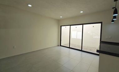 CASA EN VENTA, FRACC BOSQUES DE LA TRINIDAD, 3 RECS, 3 NIVELES, TUXTLA GTZ
