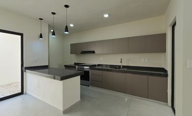 CASA EN VENTA, FRACC BOSQUES DE LA TRINIDAD, 3 RECS, 3 NIVELES, TUXTLA GTZ