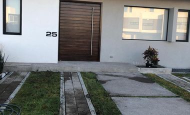 SE RENTA CASA AMUEBLADA EN SAN IDISDRO JURIQUILLA QUERETARO