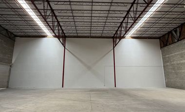 En renta BODEGA 500 mts2 con oficina $80,000