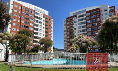 Cómodo Departamento en condominio Plaza Club