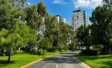 Dentro de Puerta Las Lomas se vende departamento de lujo 3Rec+cuarto de servicio