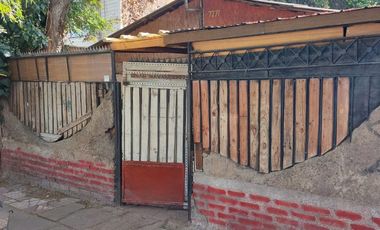 Casa de 1 piso amplio terreno para remodelar