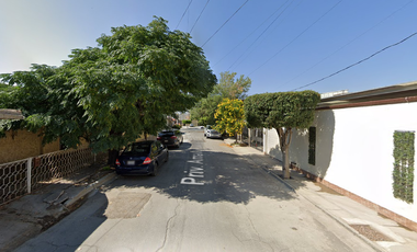 Bonita casa en remate bancario- Nueva los Ángeles, Torreón, Coah.