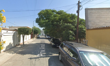 Bonita casa en remate bancario- Nueva los Ángeles, Torreón, Coah.