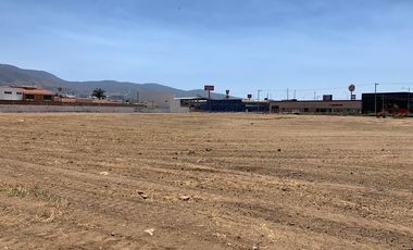 Terreno macnìfico para desarrolladores inmobiliarios; centros comerciales o fraccionamiento de lujo