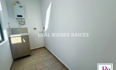 ¡Se vende hermosa casa medianera en unidad cerrada!