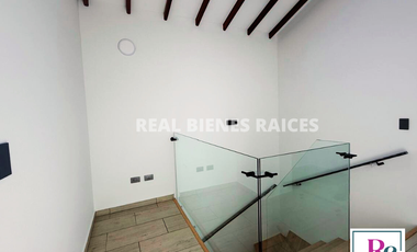 ¡Se vende hermosa casa medianera en unidad cerrada!