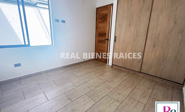 ¡Se vende hermosa casa medianera en unidad cerrada!