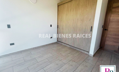 ¡Se vende hermosa casa medianera en unidad cerrada!